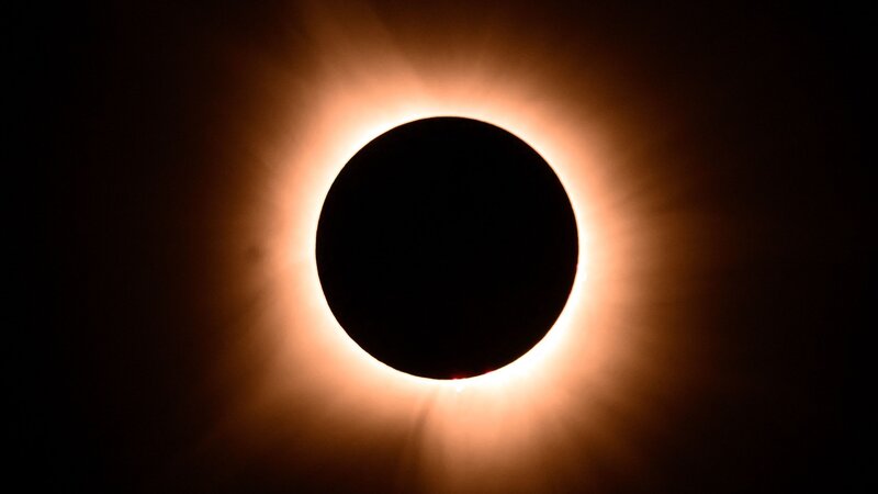 Miniatura del post: Tres citas astronómicas únicas en España 🇪🇸